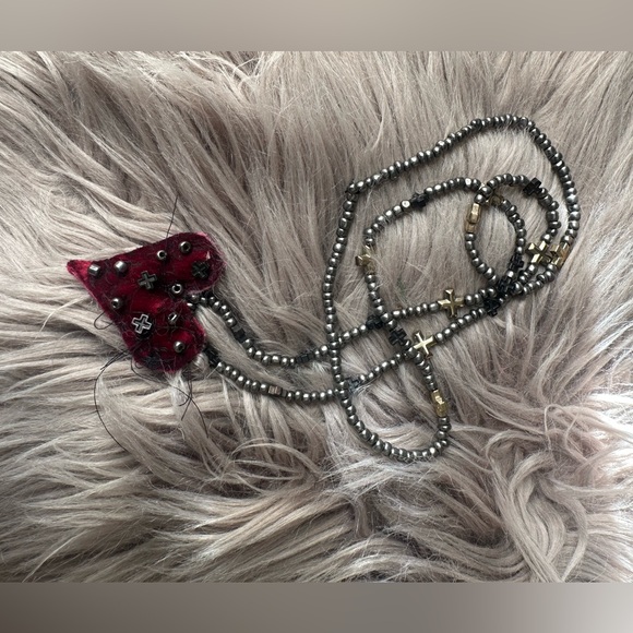 Velvet heart necklace - Picture 3 of 9